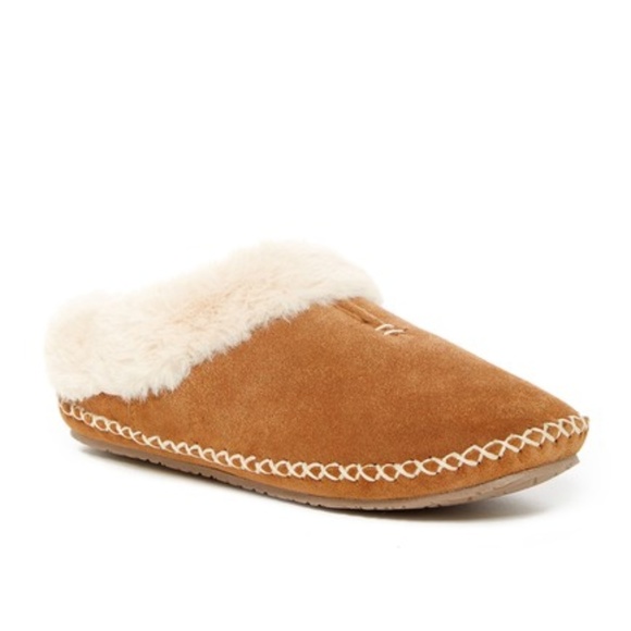 Minnetonka Shoes - Minnetonka Carolina Faux Fur Lined Slipper